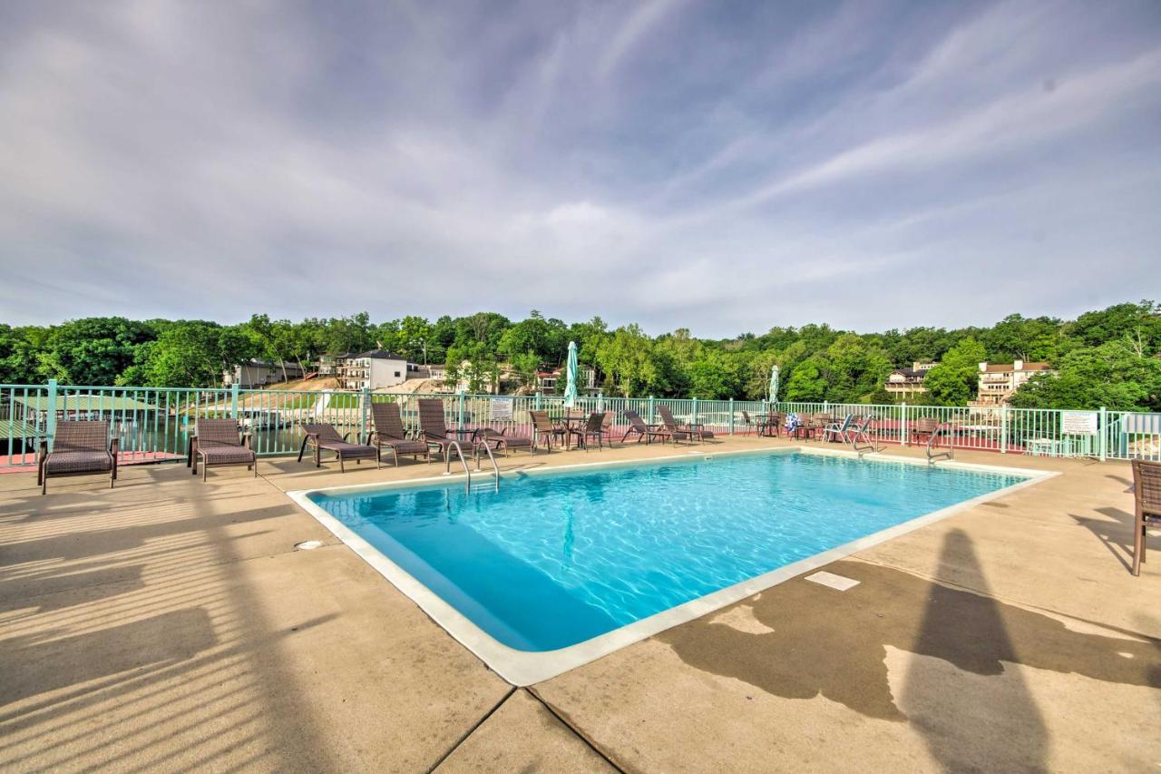 Sleek Lake Ozark Gem With Views And Pool Access! Kültér fotó
