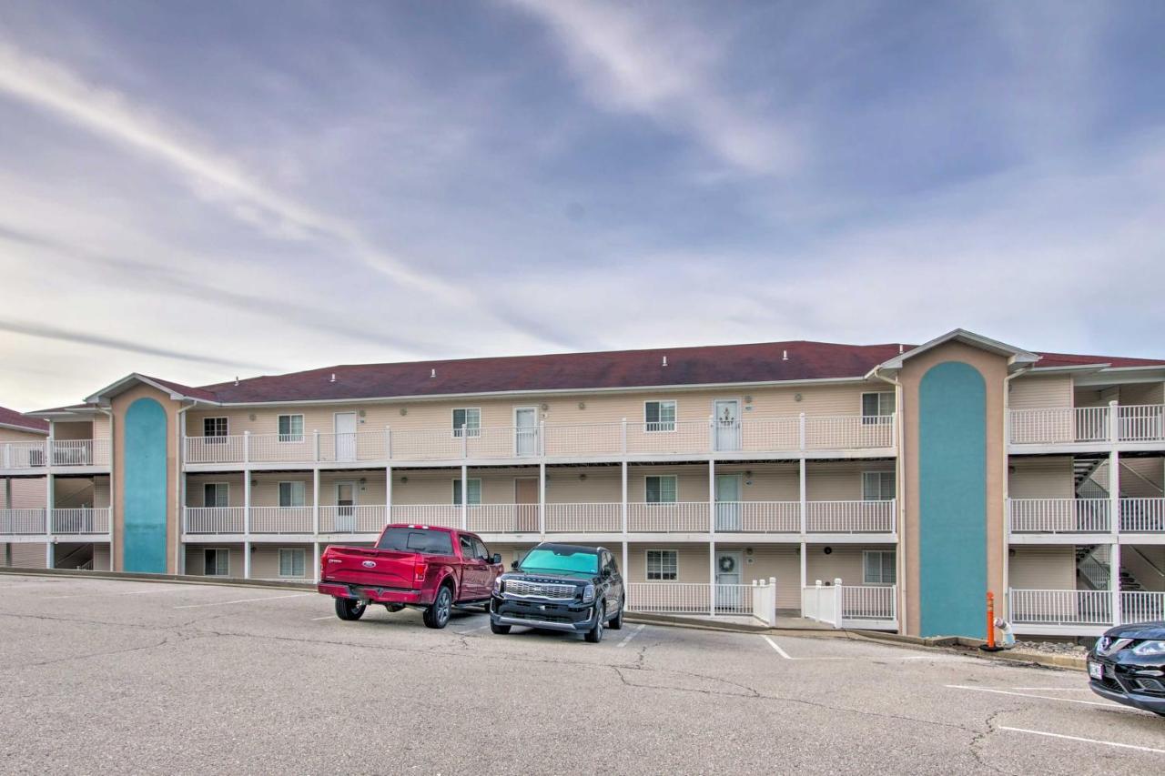 Sleek Lake Ozark Gem With Views And Pool Access! Kültér fotó